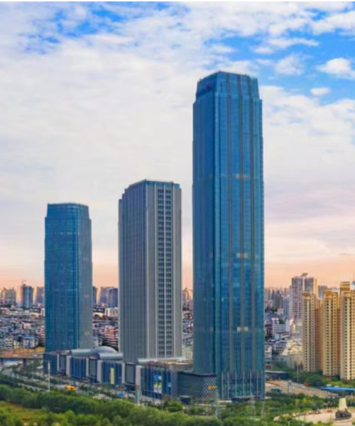 方家公司成立于1995年，前身是甘肅省土地估價事務所，是甘肅省成立最早的土地評估機構，歷經(jīng)20余年的砥礪拼搏，現(xiàn)已發(fā)展成為甘肅省規(guī)模較大、資質較全、執(zhí)業(yè)水平較高、社會影響較強的綜合性專業(yè)服務集團。公司擁具有房地產(chǎn)評估壹級資質、土地評估A級資質、土地規(guī)劃乙級資質、測繪乙級資質、土地登記代理資質。憑借長期的專業(yè)積累，目前已建立起資深的專業(yè)技術團隊，為政府單位、金融機構、企業(yè)、法院及私人業(yè)主提供國土空間規(guī)劃、村莊規(guī)劃、控制性詳細規(guī)劃、土地評估、房地產(chǎn)評估、資產(chǎn)評估、調查、測繪、土地登記代理、項目設計等多元化的專業(yè)技術服務。
